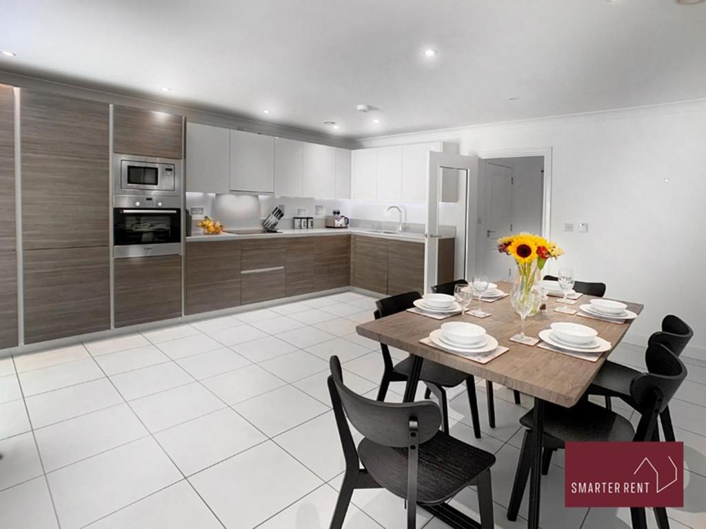 Maidenhead, Leander - 3 Bedroom - Parking & Garden Exterior photo
